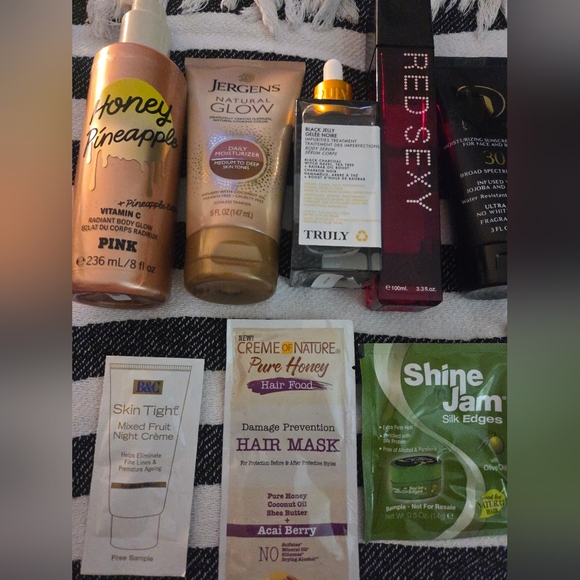 Beauty Bundle. - Picture 2 of 6